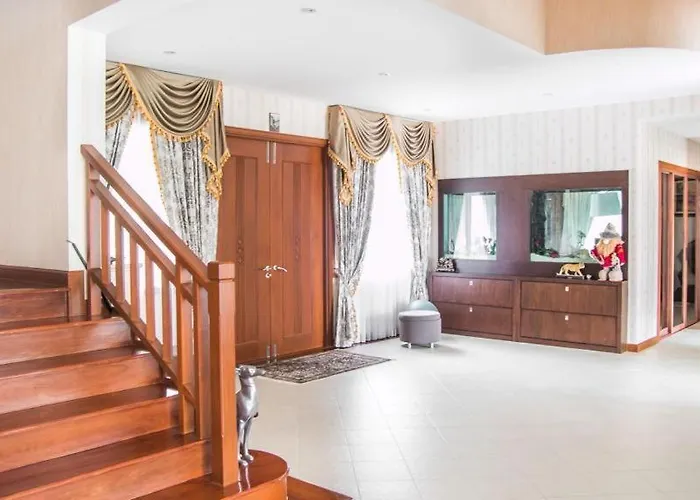 5 Bedrooms Villa In Laguna Village