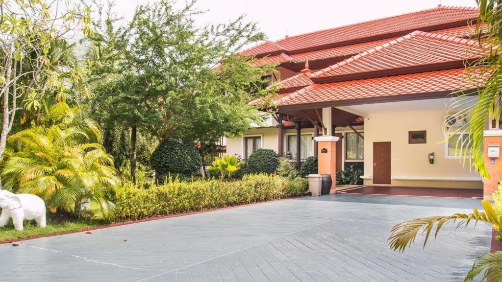 Villa 5 Bedrooms In Laguna Village Phuket