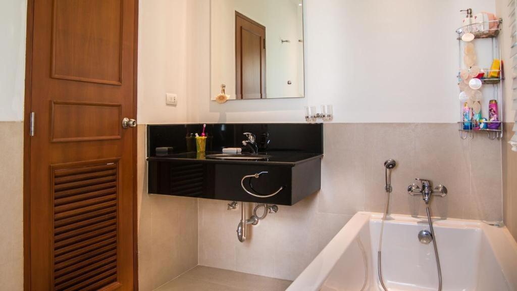 Villa 5 Bedrooms In Laguna Village