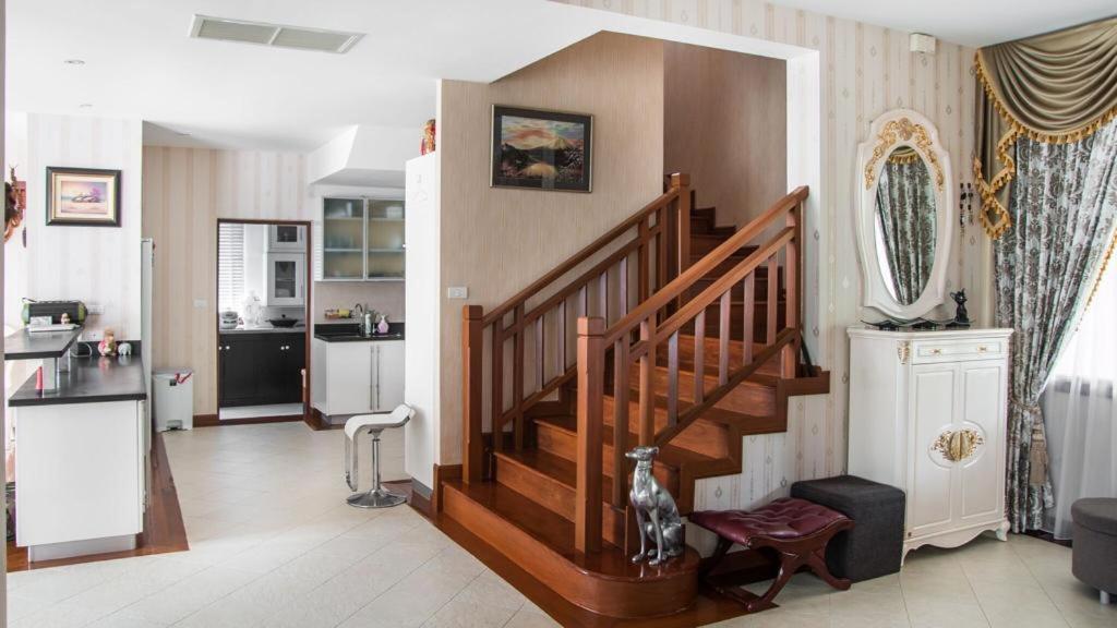 5 Bedrooms In Laguna Village *