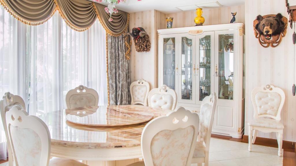 5 Bedrooms In Laguna Village Villa *